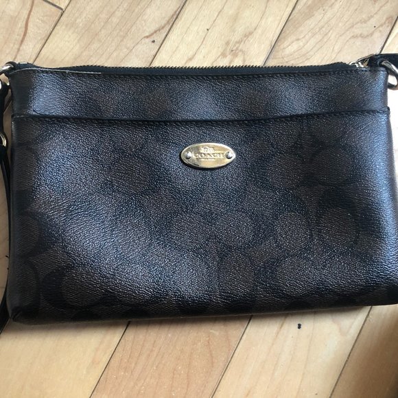 COACH Wristlet - Picture 1 of 4